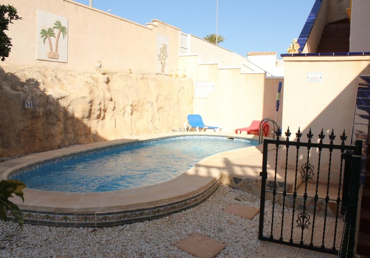 Segunda mano - villa - La Zenia - Costa Blanca