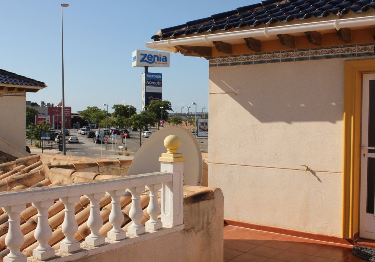 Segunda mano - villa - La Zenia - Costa Blanca
