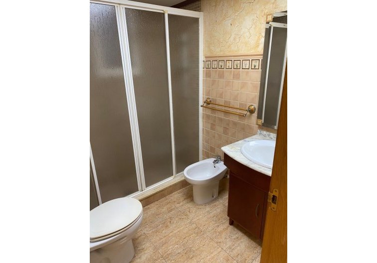 Segunda mano - Apartamento  - Torrevieja - Estacion De Autobuses