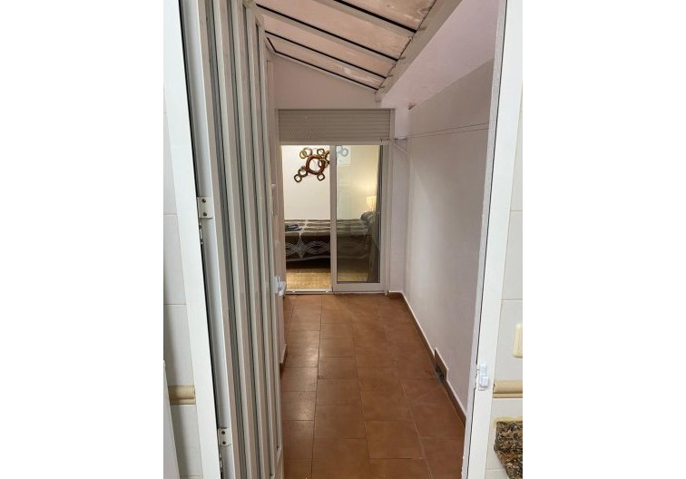 Segunda mano - Apartamento  - Torrevieja - Estacion De Autobuses