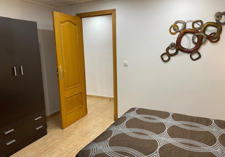 Segunda mano - Apartamento  - Torrevieja - Estacion De Autobuses