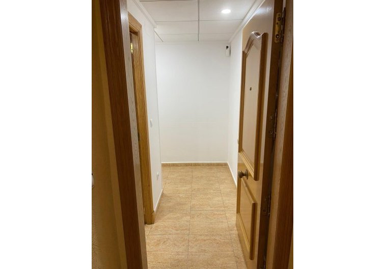 Segunda mano - Apartamento  - Torrevieja - Estacion De Autobuses