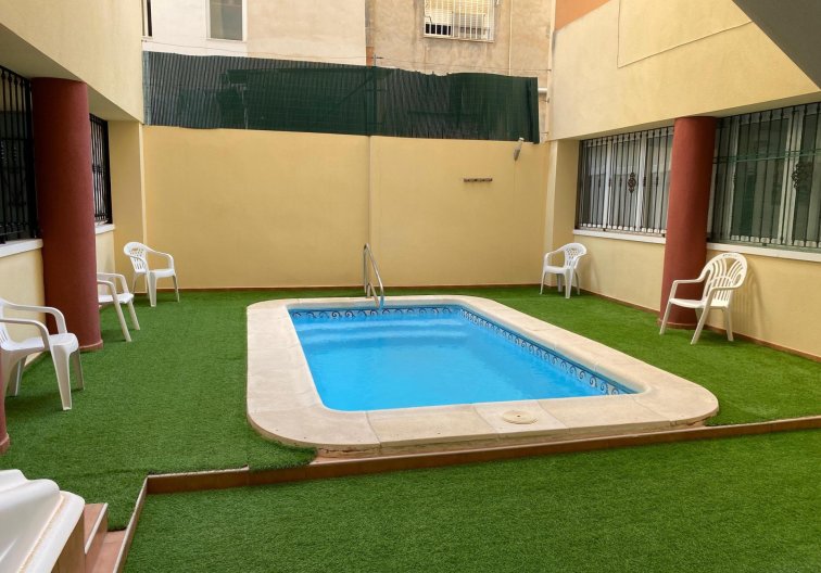 Segunda mano - Apartamento  - Torrevieja - Estacion De Autobuses