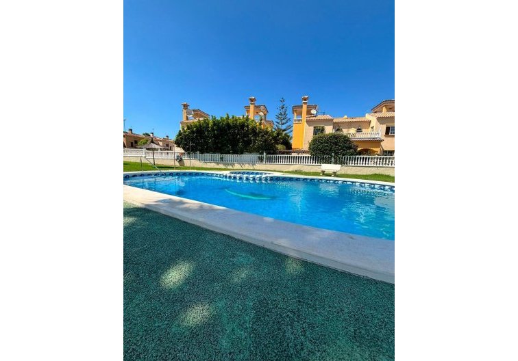 Wiederverkauf - villa - Orihuela Costa - Lomas de Cabo Roig