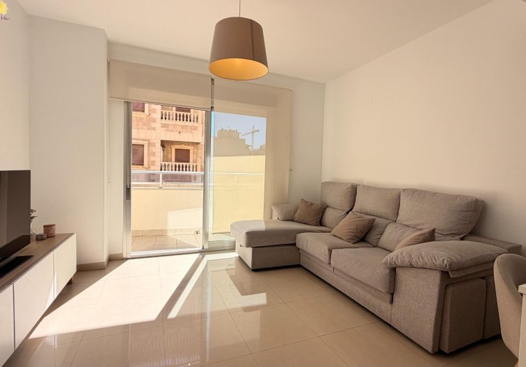 Segunda mano - Apartamento  - Torrevieja - Parque De Las Naciones