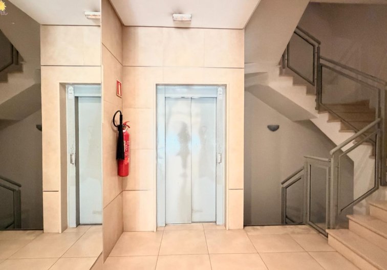 Segunda mano - Apartamento  - Torrevieja - Parque De Las Naciones