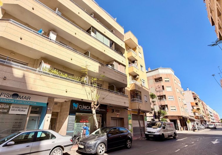 Segunda mano - Apartamento  - Torrevieja - Parque De Las Naciones
