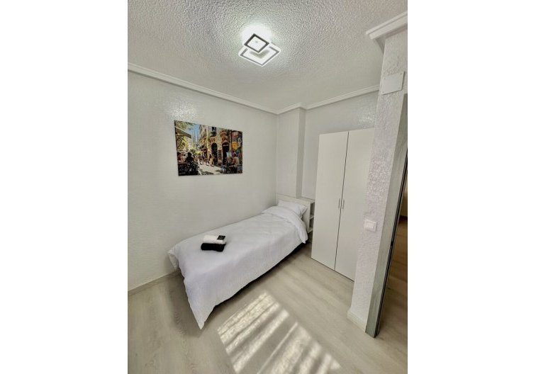 Segunda mano - Apartamento  - Torrevieja - Centro