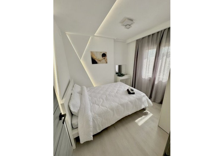 Segunda mano - Apartamento  - Torrevieja - Centro
