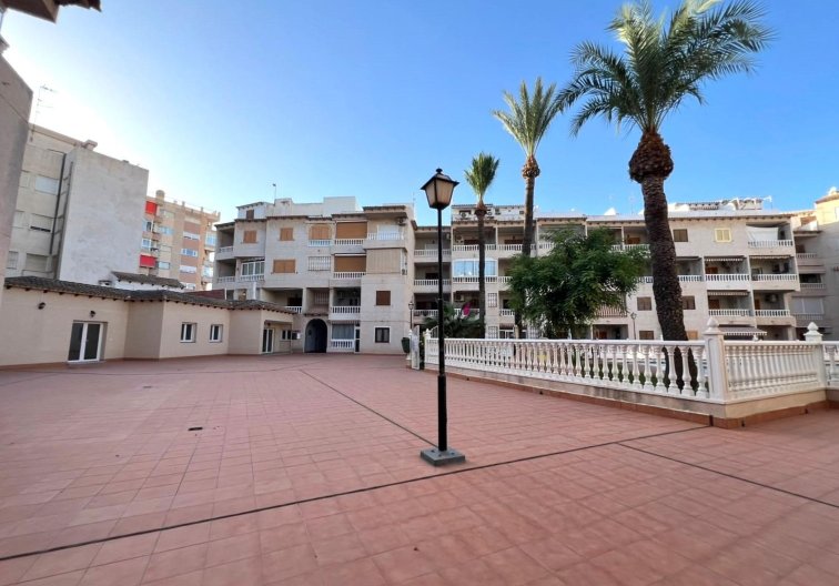 Segunda mano - Apartamento  - Torrevieja - Playa de los Locos