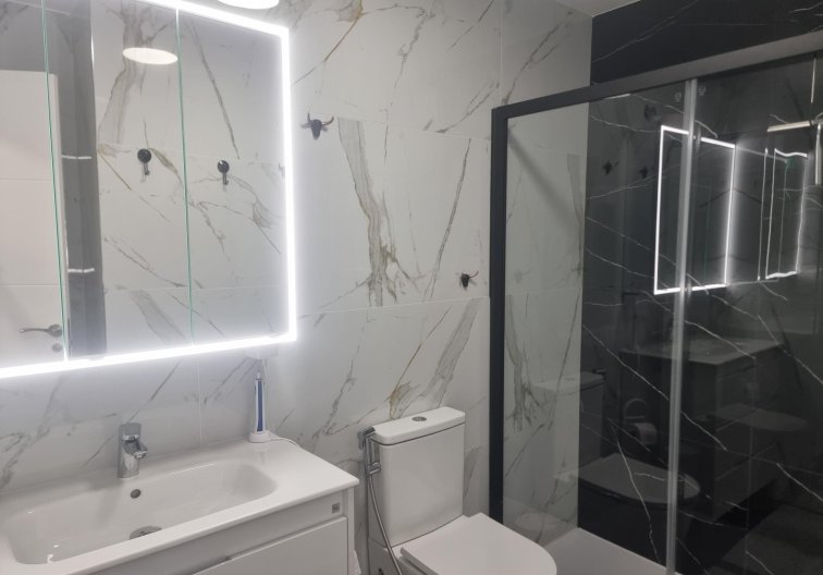Segunda mano - Apartamento  - Torrevieja - Playa de los Locos