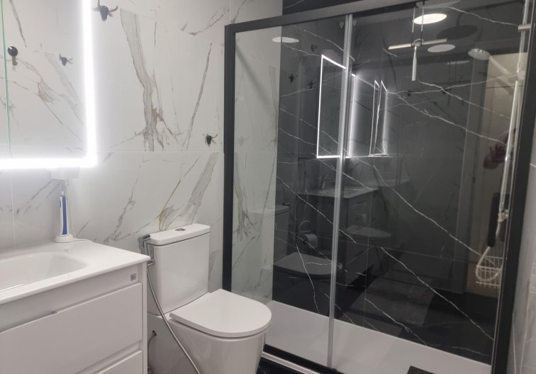 Segunda mano - Apartamento  - Torrevieja - Playa de los Locos