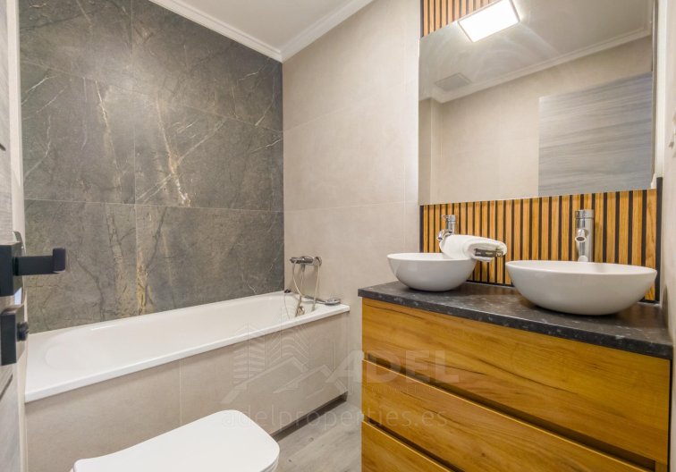 Segunda mano - Apartamento  - Torrevieja - Parque De Las Naciones