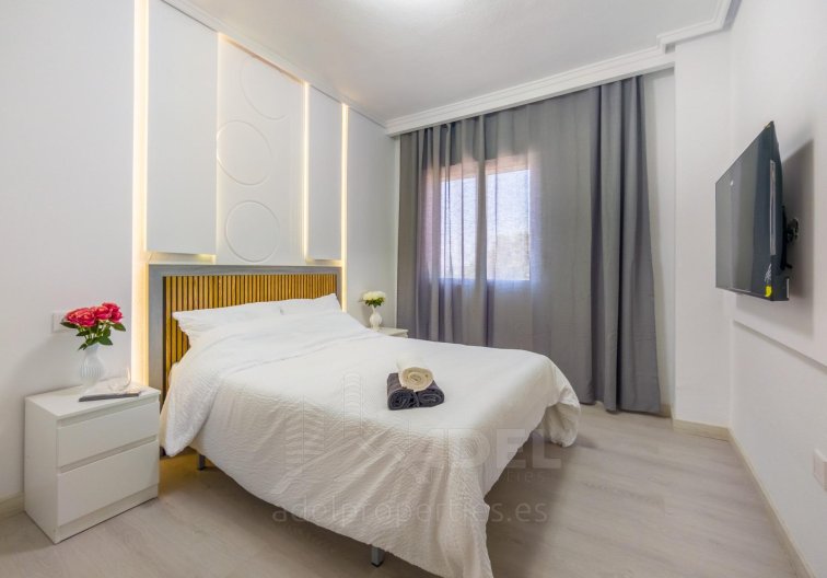 Segunda mano - Apartamento  - Torrevieja - Parque De Las Naciones