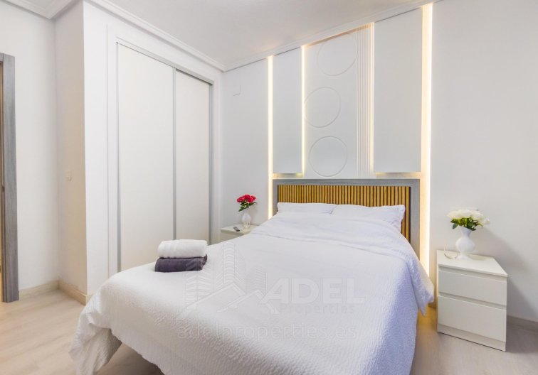 Segunda mano - Apartamento  - Torrevieja - Parque De Las Naciones