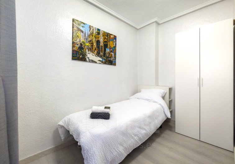 Segunda mano - Apartamento  - Torrevieja - Parque De Las Naciones