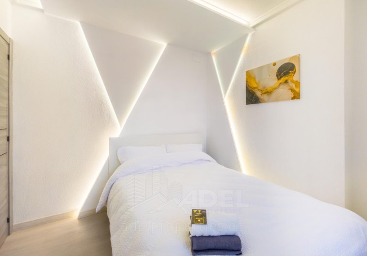 Segunda mano - Apartamento  - Torrevieja - Parque De Las Naciones