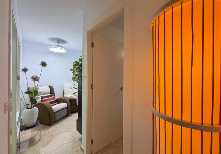 Revente - Appartement - Torrevieja - Paseo Maritimo