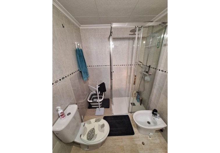 Segunda mano - Apartamento  - Torrevieja - Estacion De Autobuses