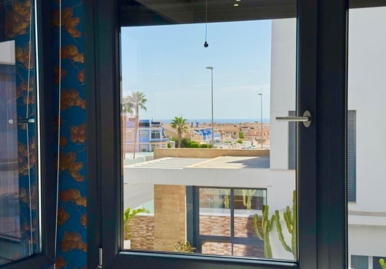 Segunda mano - villa - Cabo Roig - Costa Blanca