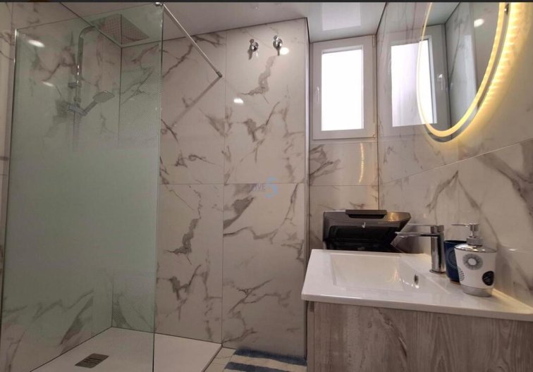 Segunda mano - Apartamento  - Torrevieja - Playa Acecion