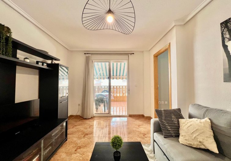 Segunda mano - Apartamento  - Torrevieja - Parque De Las Naciones