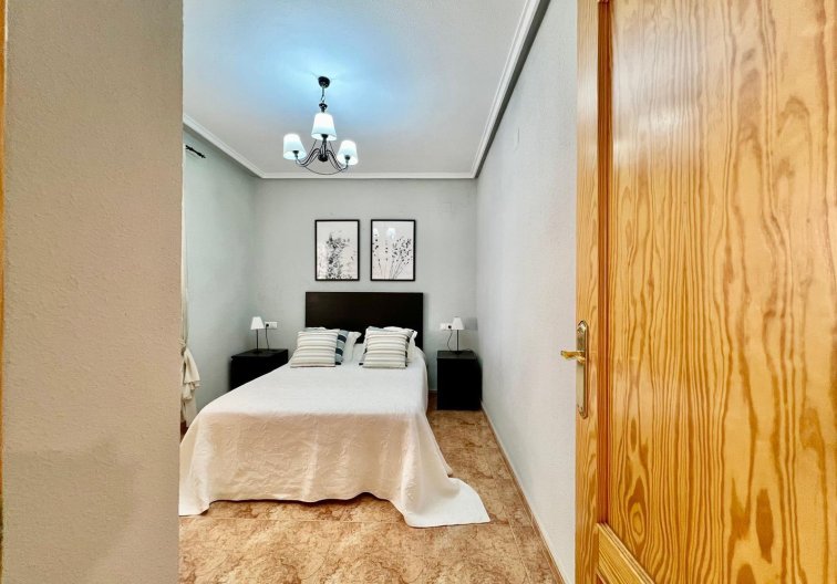 Segunda mano - Apartamento  - Torrevieja - Parque De Las Naciones