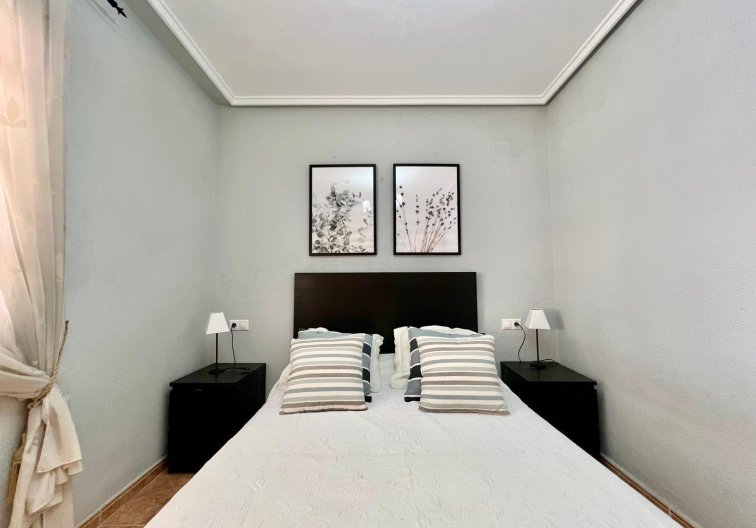 Segunda mano - Apartamento  - Torrevieja - Parque De Las Naciones