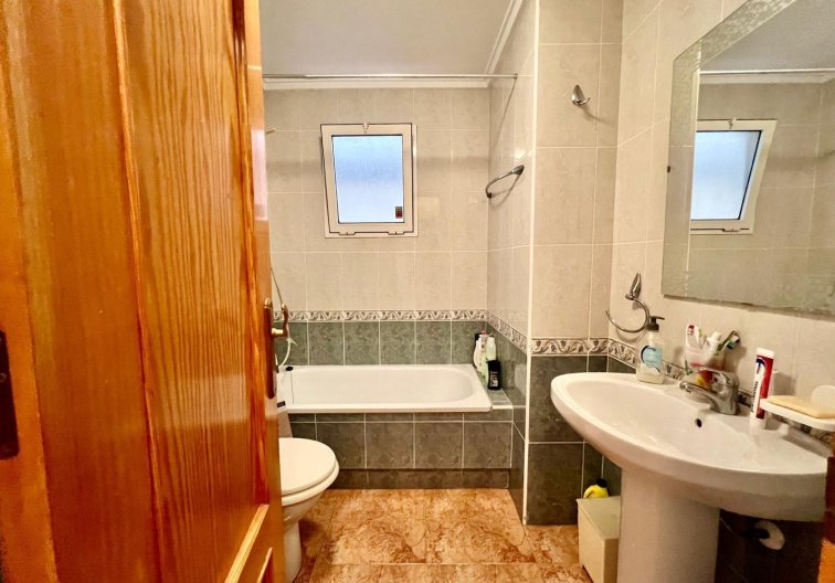 Segunda mano - Apartamento  - Torrevieja - Parque De Las Naciones