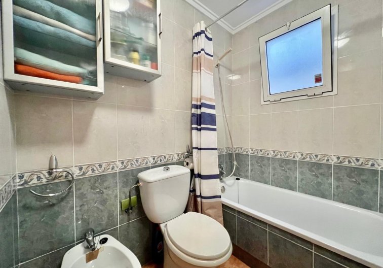 Segunda mano - Apartamento  - Torrevieja - Parque De Las Naciones
