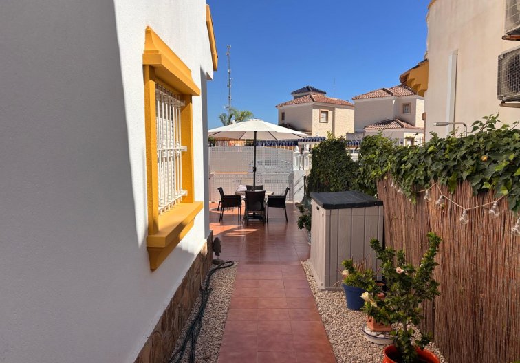 Segunda mano - villa - Guardamar del Segura - Costa Blanca