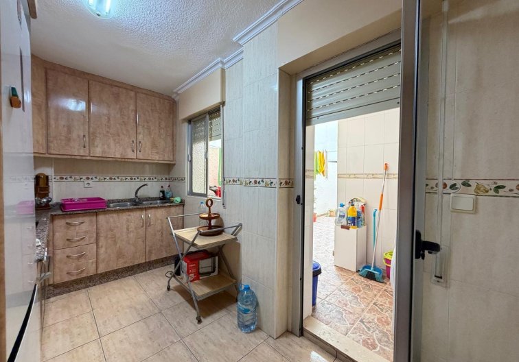 Segunda mano - Apartamento  - Torrevieja - Las Piscinas Naturales
