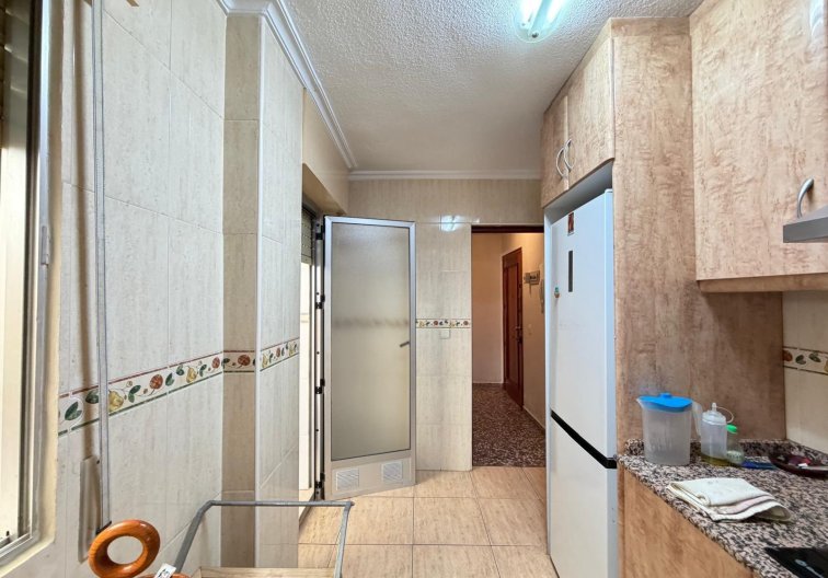 Segunda mano - Apartamento  - Torrevieja - Las Piscinas Naturales