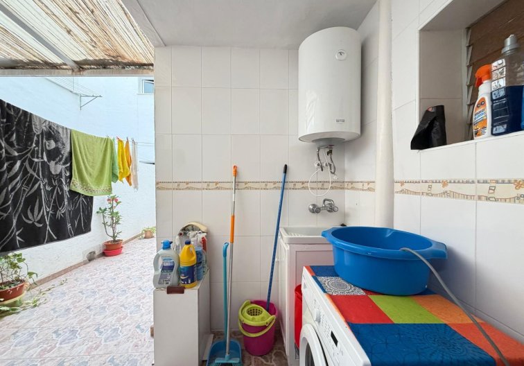 Segunda mano - Apartamento  - Torrevieja - Las Piscinas Naturales