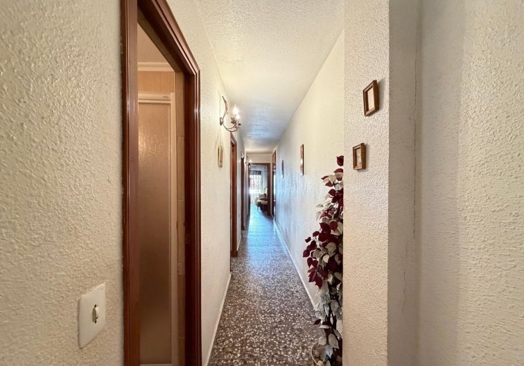 Segunda mano - Apartamento  - Torrevieja - Las Piscinas Naturales