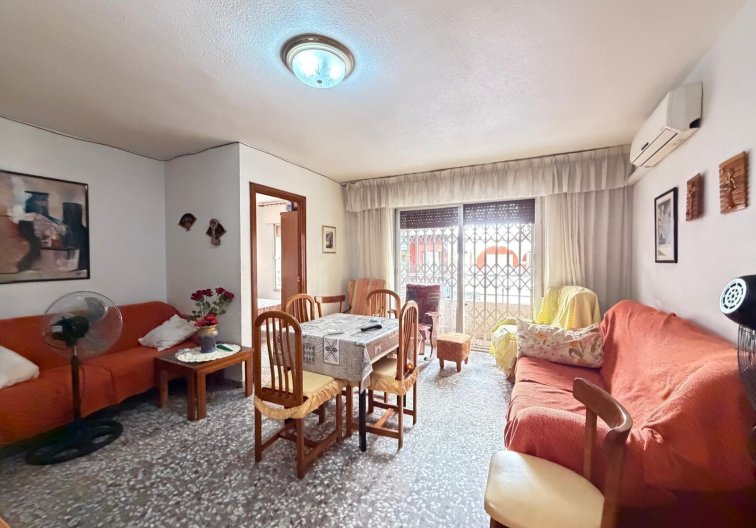 Segunda mano - Apartamento  - Torrevieja - Las Piscinas Naturales