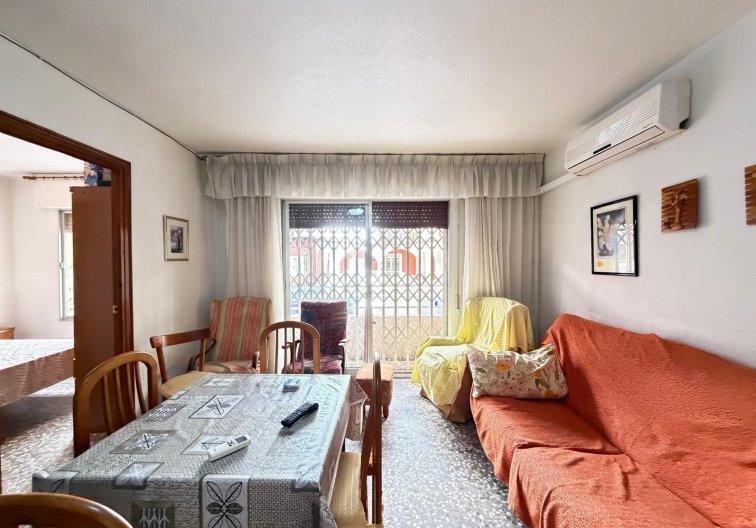 Segunda mano - Apartamento  - Torrevieja - Las Piscinas Naturales
