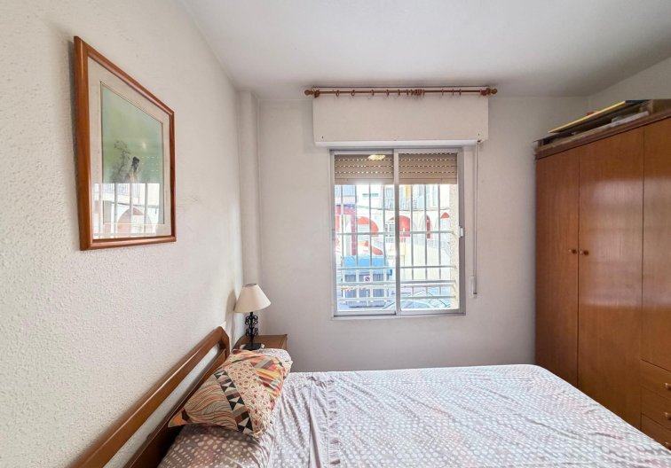 Segunda mano - Apartamento  - Torrevieja - Las Piscinas Naturales