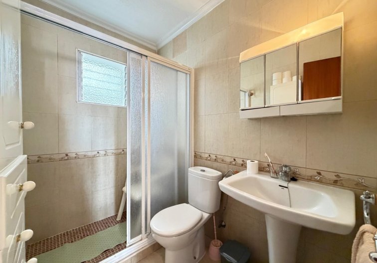 Segunda mano - Apartamento  - Torrevieja - Las Piscinas Naturales
