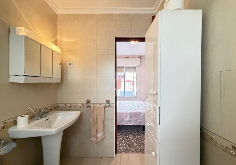 Segunda mano - Apartamento  - Torrevieja - Las Piscinas Naturales