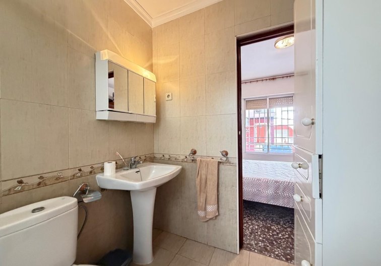 Segunda mano - Apartamento  - Torrevieja - Las Piscinas Naturales