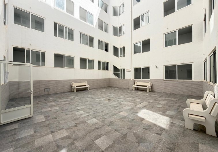 Segunda mano - Apartamento  - Torrevieja - Las Piscinas Naturales