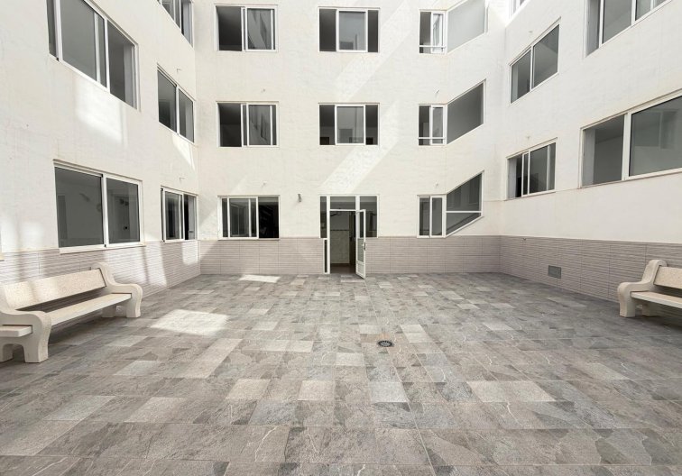 Segunda mano - Apartamento  - Torrevieja - Las Piscinas Naturales