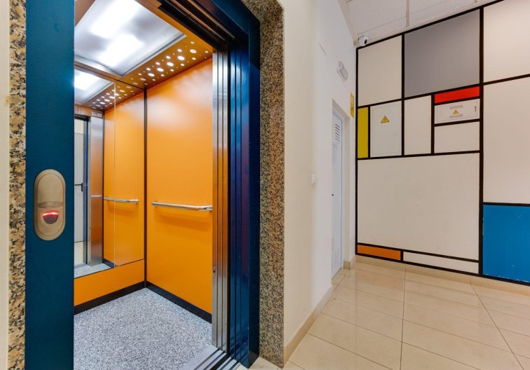 Segunda mano - Apartamento  - Torrevieja - Parque De Las Naciones