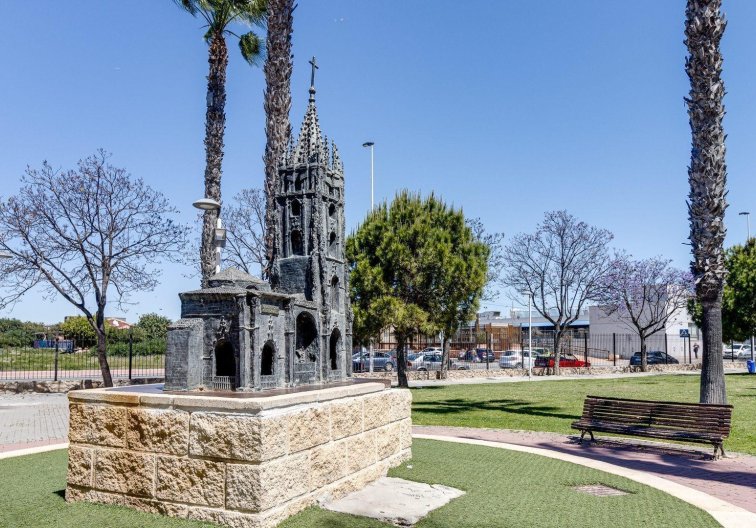 Segunda mano - Apartamento  - Torrevieja - Parque De Las Naciones