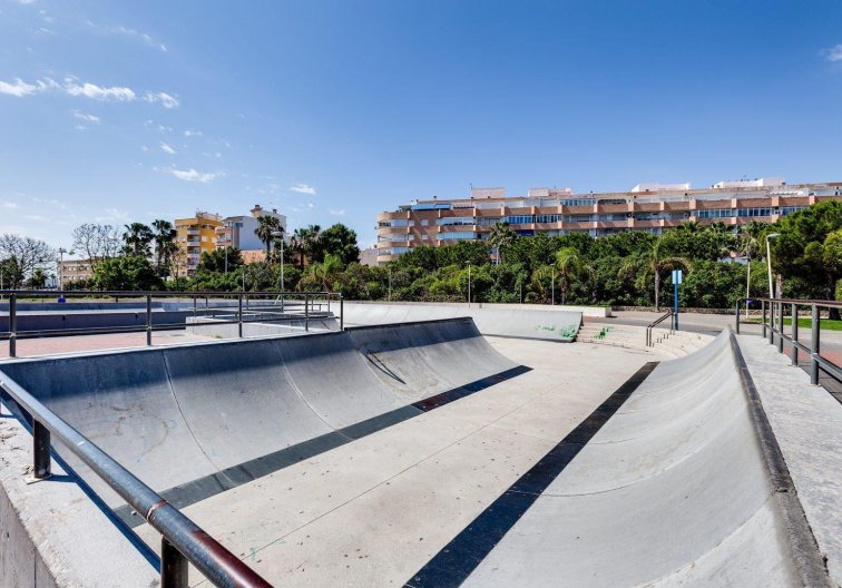 Segunda mano - Apartamento  - Torrevieja - Parque De Las Naciones