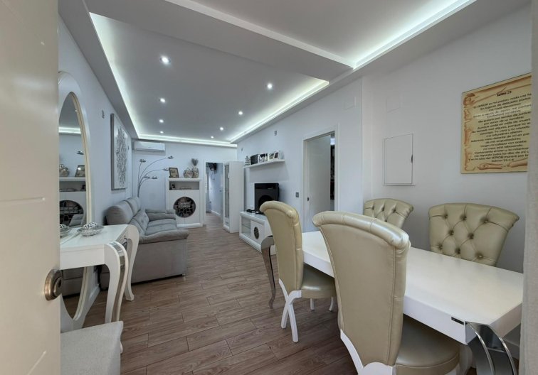 Resale - town house - Torrevieja - Nueva Torrevieja