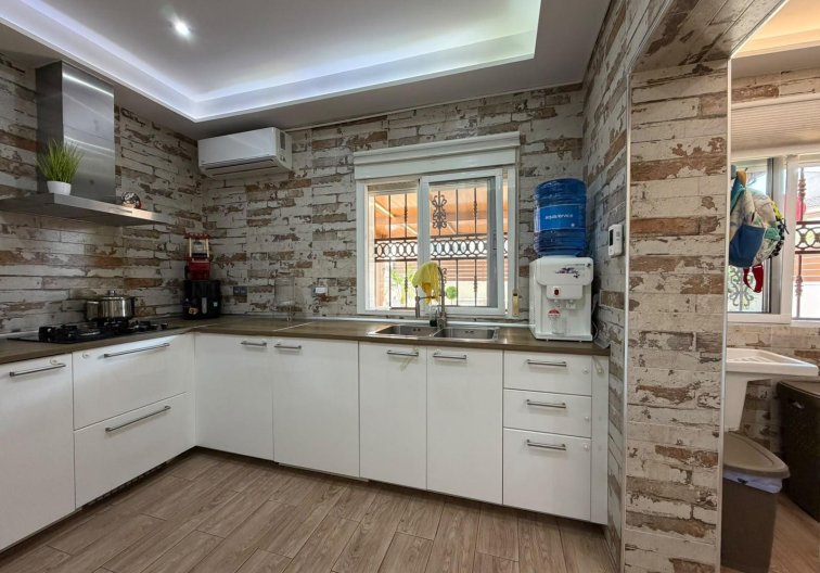 Resale - town house - Torrevieja - Nueva Torrevieja