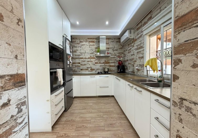 Resale - town house - Torrevieja - Nueva Torrevieja