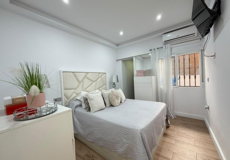 Resale - town house - Torrevieja - Nueva Torrevieja
